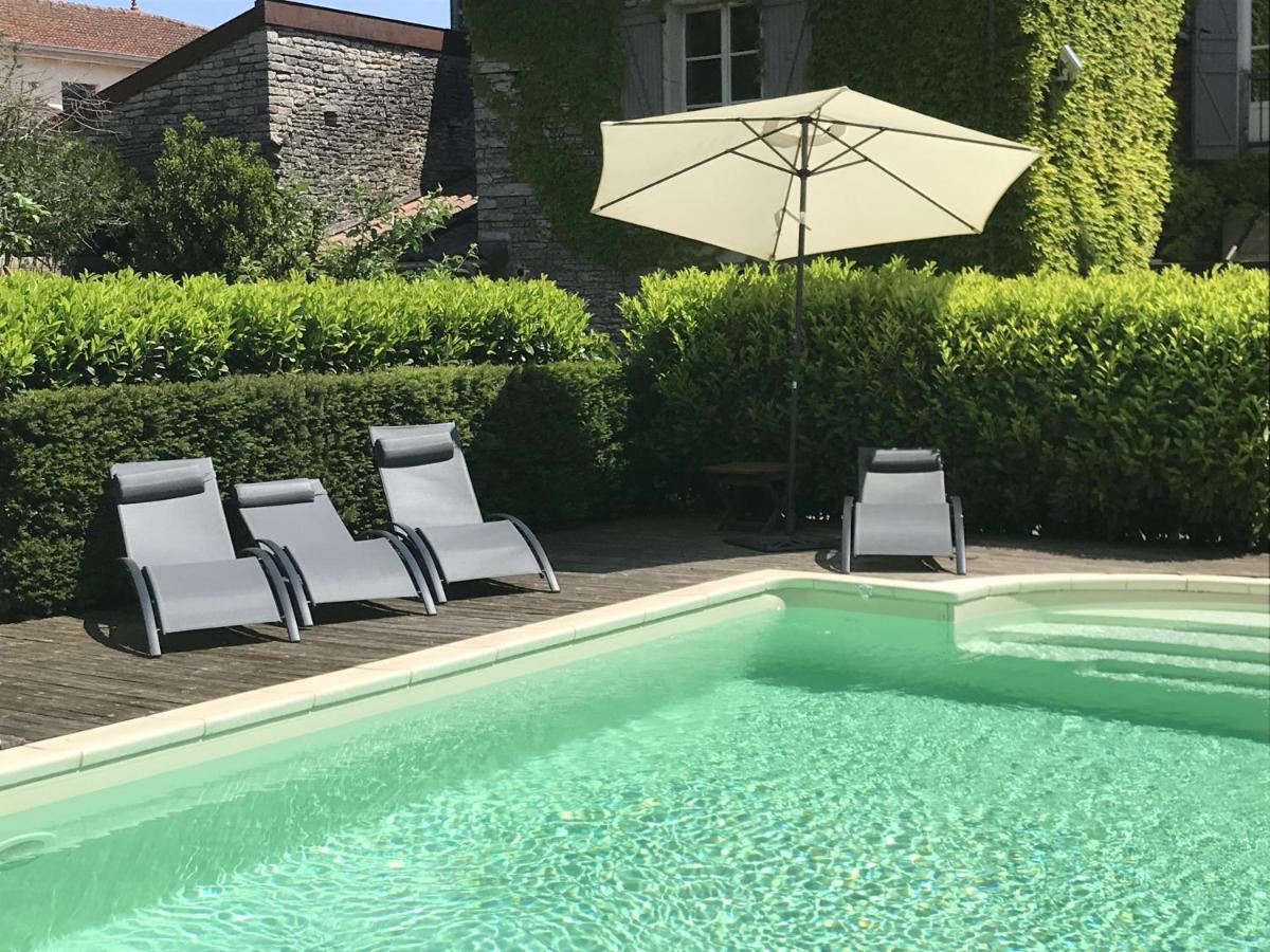 Готель Le Relais De Scisse Saint-Gengoux-de-Scisse Екстер'єр фото